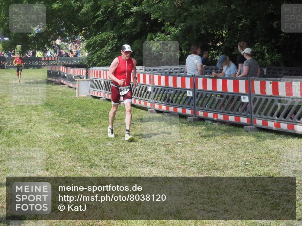 15.06.2025 - 27. Vierlanden-Triathlon KatJ http://msf.ph/oto/8038120 15.06.2025 11:31:54 Schwimmen  meine-sportfotos.de