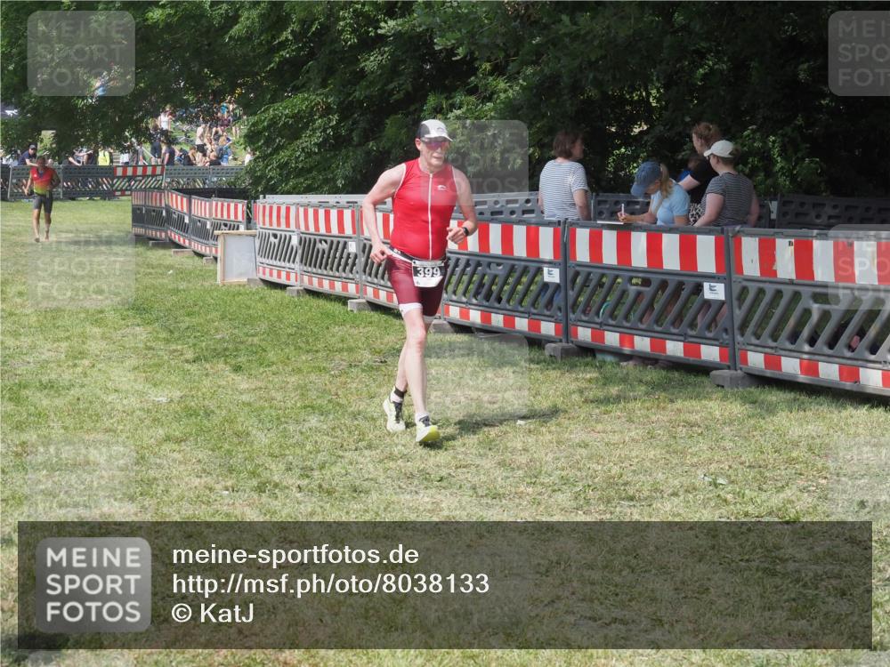 15.06.2025 - 27. Vierlanden-Triathlon KatJ http://msf.ph/oto/8038133 15.06.2025 11:31:55 Schwimmen  meine-sportfotos.de
