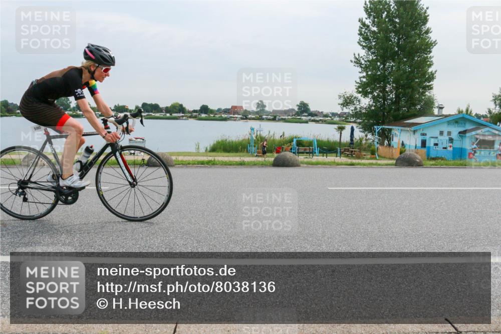 15.06.2025 - 27. Vierlanden-Triathlon H.Heesch http://msf.ph/oto/8038136 15.06.2025 10:56:03 Radfahren 182, 590 meine-sportfotos.de