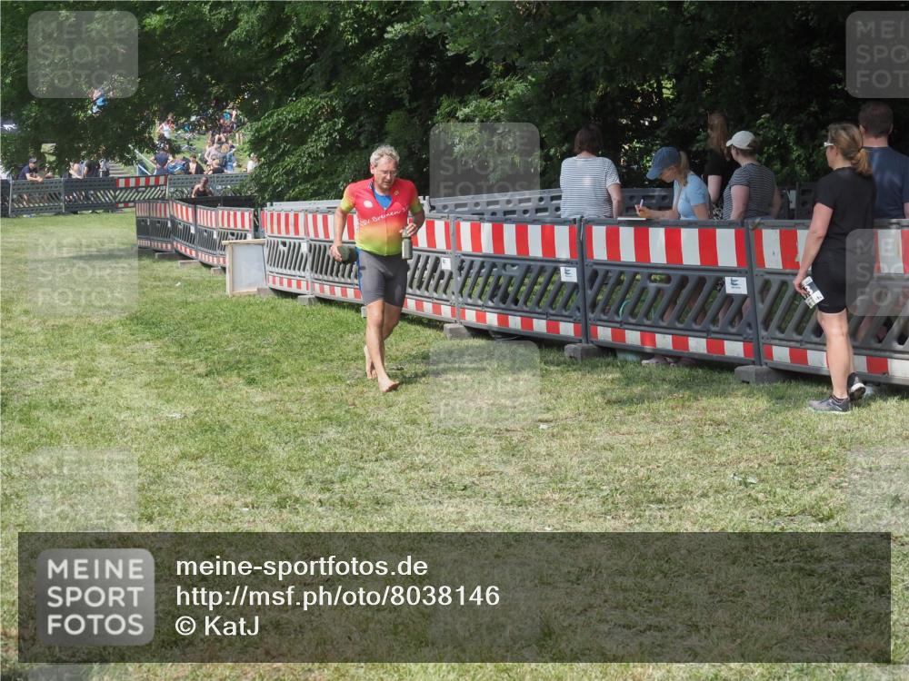 15.06.2025 - 27. Vierlanden-Triathlon KatJ http://msf.ph/oto/8038146 15.06.2025 11:32:04 Schwimmen  meine-sportfotos.de