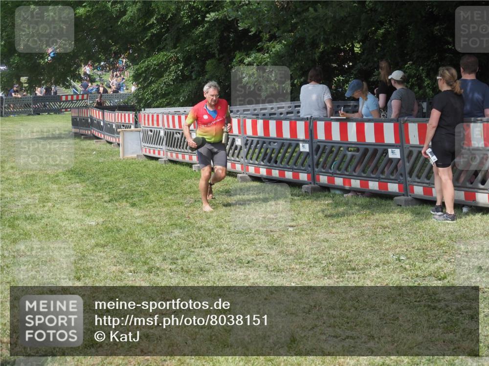 15.06.2025 - 27. Vierlanden-Triathlon KatJ http://msf.ph/oto/8038151 15.06.2025 11:32:04 Schwimmen  meine-sportfotos.de