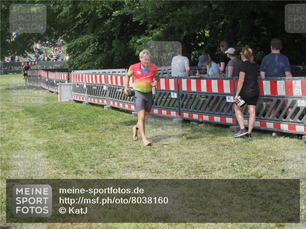 15.06.2025 - 27. Vierlanden-Triathlon KatJ http://msf.ph/oto/8038160 15.06.2025 11:32:04 Schwimmen  meine-sportfotos.de