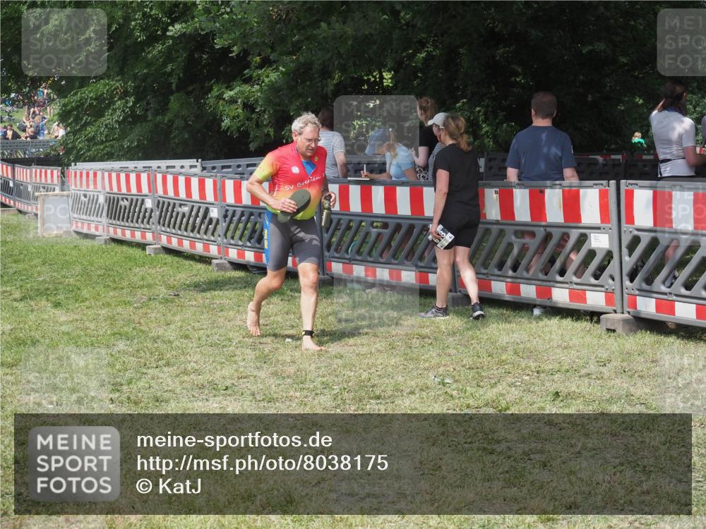 15.06.2025 - 27. Vierlanden-Triathlon KatJ http://msf.ph/oto/8038175 15.06.2025 11:32:05 Schwimmen  meine-sportfotos.de