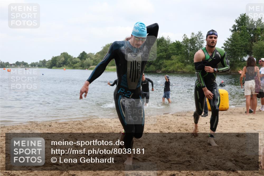 21.06.2025 - 27. Vierlanden-Triathlon Lena Gebhardt http://msf.ph/oto/8038181 15.06.2025 12:10:19 Schwimmen 1039, 1040, 1041, 1042, 1043 meine-sportfotos.de
