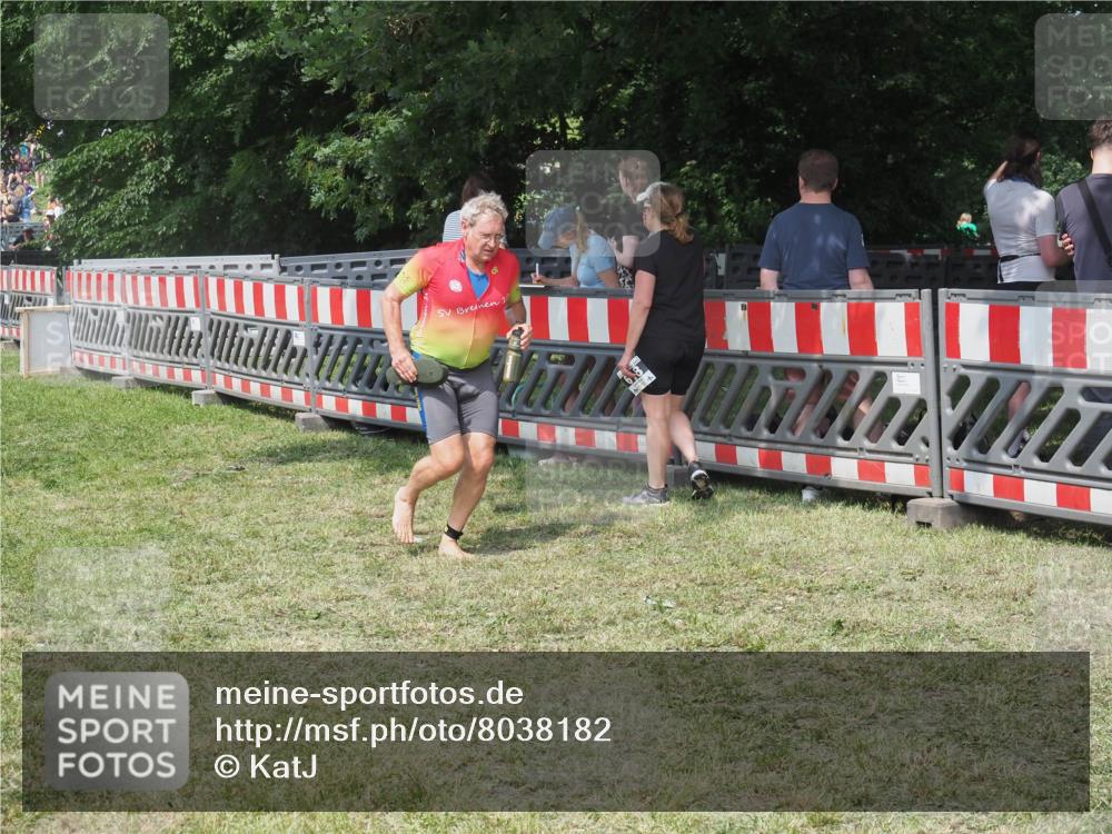 15.06.2025 - 27. Vierlanden-Triathlon KatJ http://msf.ph/oto/8038182 15.06.2025 11:32:05 Schwimmen  meine-sportfotos.de