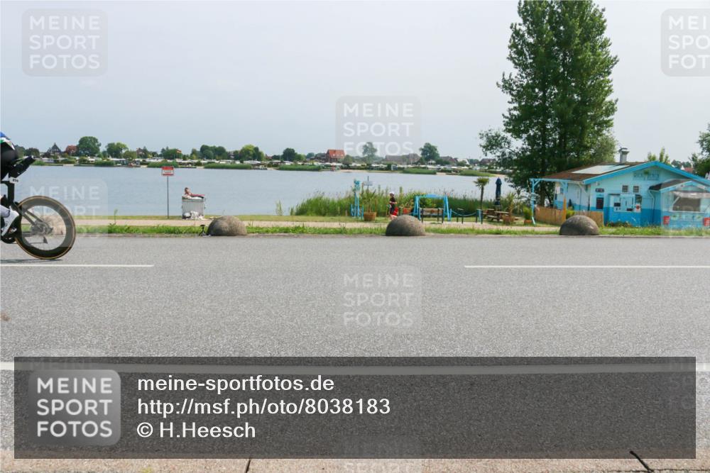 21.06.2025 - 27. Vierlanden-Triathlon H.Heesch http://msf.ph/oto/8038183 15.06.2025 11:48:13 Radfahren 657, 701, 859, 862 meine-sportfotos.de