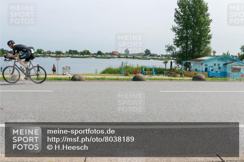 21.06.2025 - 27. Vierlanden-Triathlon H.Heesch http://msf.ph/oto/8038189 15.06.2025 11:48:17 Radfahren 646, 657, 701, 859, 860, 862 meine-sportfotos.de