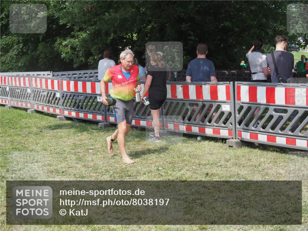 15.06.2025 - 27. Vierlanden-Triathlon KatJ http://msf.ph/oto/8038197 15.06.2025 11:32:05 Schwimmen  meine-sportfotos.de