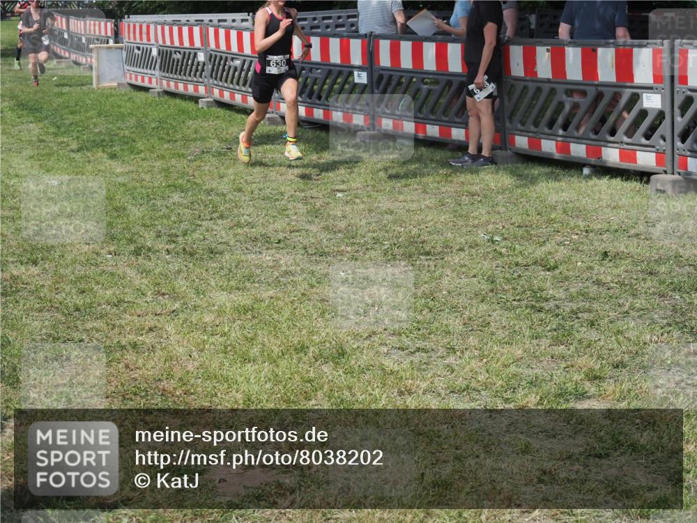 15.06.2025 - 27. Vierlanden-Triathlon KatJ http://msf.ph/oto/8038202 15.06.2025 11:32:10 Schwimmen  meine-sportfotos.de