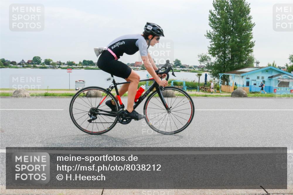 15.06.2025 - 27. Vierlanden-Triathlon H.Heesch http://msf.ph/oto/8038212 15.06.2025 10:56:15 Radfahren 490 meine-sportfotos.de