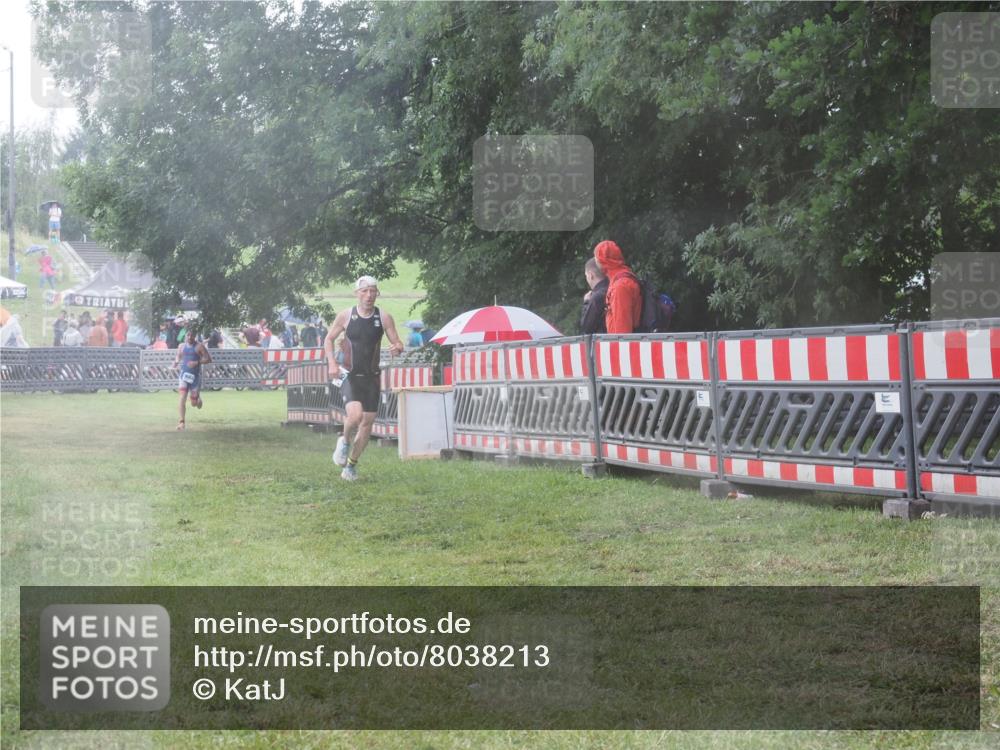 21.06.2025 - 27. Vierlanden-Triathlon KatJ http://msf.ph/oto/8038213 15.06.2025 14:20:25 Ziel 1242, 1285 meine-sportfotos.de