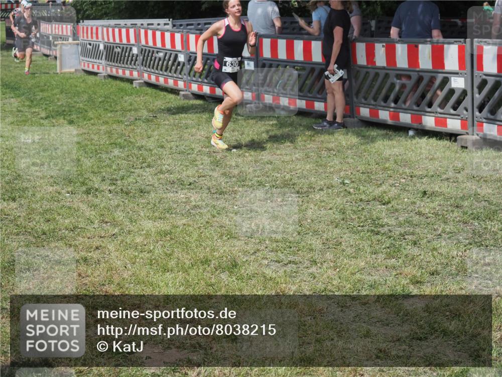 15.06.2025 - 27. Vierlanden-Triathlon KatJ http://msf.ph/oto/8038215 15.06.2025 11:32:10 Schwimmen  meine-sportfotos.de