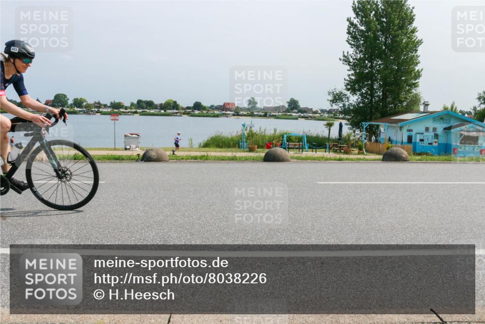 21.06.2025 - 27. Vierlanden-Triathlon H.Heesch http://msf.ph/oto/8038226 15.06.2025 11:48:33 Radfahren 223, 781, 816, 866 meine-sportfotos.de