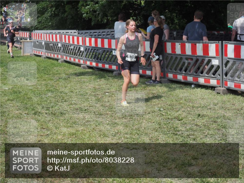 15.06.2025 - 27. Vierlanden-Triathlon KatJ http://msf.ph/oto/8038228 15.06.2025 11:32:10 Schwimmen  meine-sportfotos.de