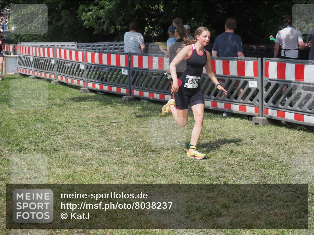 15.06.2025 - 27. Vierlanden-Triathlon KatJ http://msf.ph/oto/8038237 15.06.2025 11:32:11 Schwimmen  meine-sportfotos.de