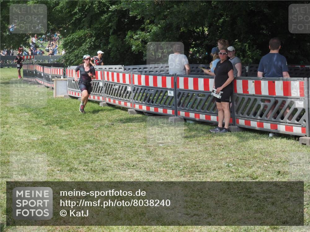 15.06.2025 - 27. Vierlanden-Triathlon KatJ http://msf.ph/oto/8038240 15.06.2025 11:32:12 Schwimmen  meine-sportfotos.de