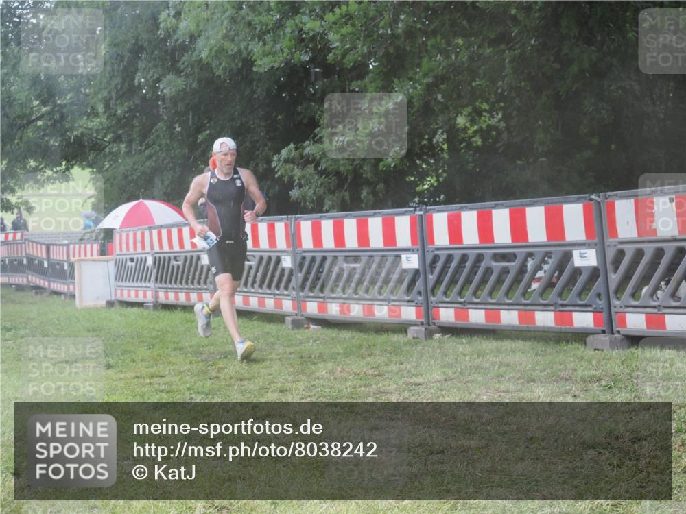 21.06.2025 - 27. Vierlanden-Triathlon KatJ http://msf.ph/oto/8038242 15.06.2025 14:20:27 Ziel 1242, 1285 meine-sportfotos.de