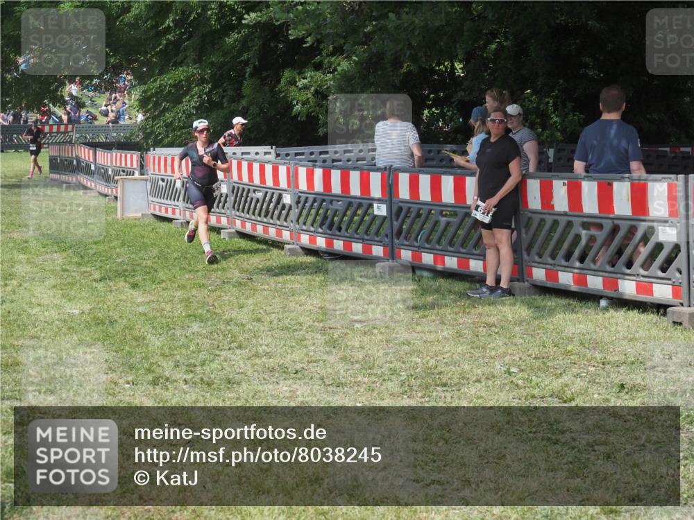 15.06.2025 - 27. Vierlanden-Triathlon KatJ http://msf.ph/oto/8038245 15.06.2025 11:32:12 Schwimmen  meine-sportfotos.de