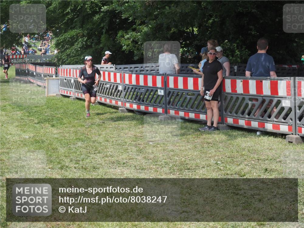 15.06.2025 - 27. Vierlanden-Triathlon KatJ http://msf.ph/oto/8038247 15.06.2025 11:32:12 Schwimmen  meine-sportfotos.de