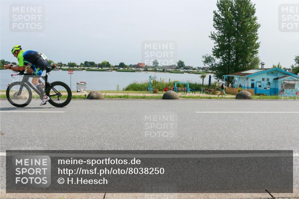 21.06.2025 - 27. Vierlanden-Triathlon H.Heesch http://msf.ph/oto/8038250 15.06.2025 11:48:41 Radfahren 853 meine-sportfotos.de