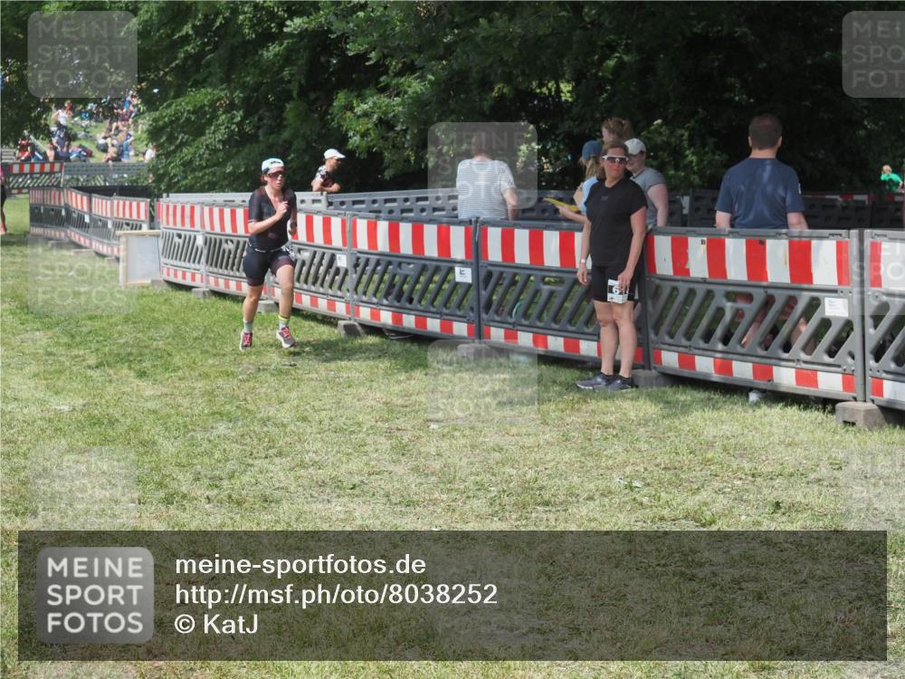 15.06.2025 - 27. Vierlanden-Triathlon KatJ http://msf.ph/oto/8038252 15.06.2025 11:32:12 Schwimmen  meine-sportfotos.de