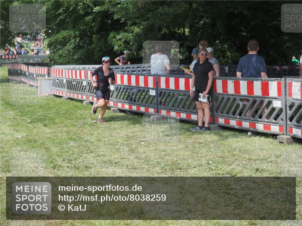 15.06.2025 - 27. Vierlanden-Triathlon KatJ http://msf.ph/oto/8038259 15.06.2025 11:32:12 Schwimmen  meine-sportfotos.de
