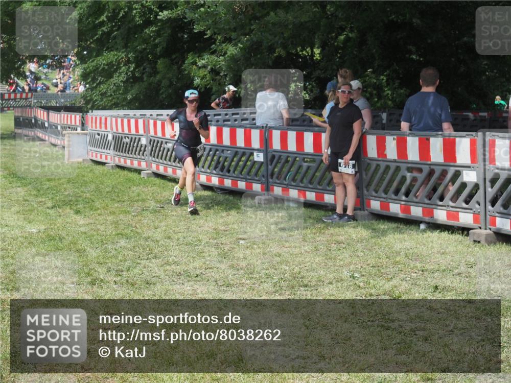 15.06.2025 - 27. Vierlanden-Triathlon KatJ http://msf.ph/oto/8038262 15.06.2025 11:32:12 Schwimmen  meine-sportfotos.de