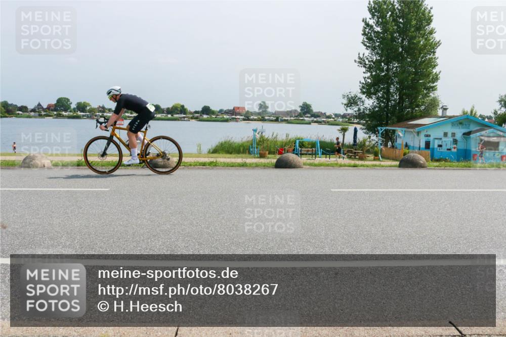 21.06.2025 - 27. Vierlanden-Triathlon H.Heesch http://msf.ph/oto/8038267 15.06.2025 11:48:45 Radfahren 214, 751, 817, 853, 857 meine-sportfotos.de