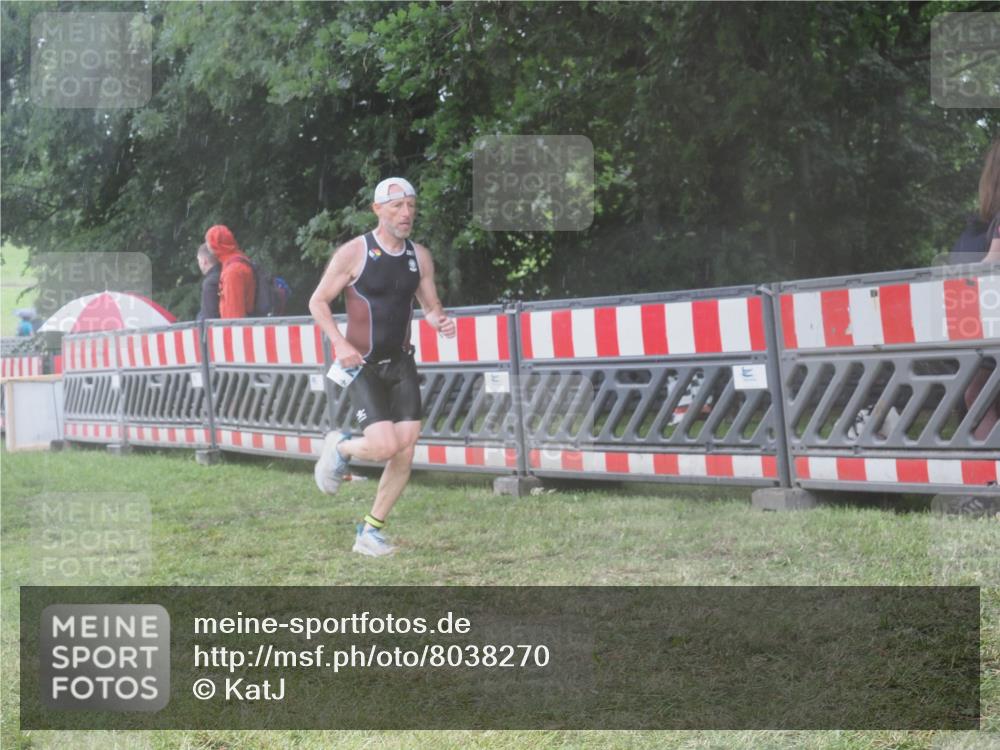 21.06.2025 - 27. Vierlanden-Triathlon KatJ http://msf.ph/oto/8038270 15.06.2025 14:20:27 Ziel 1242, 1285 meine-sportfotos.de
