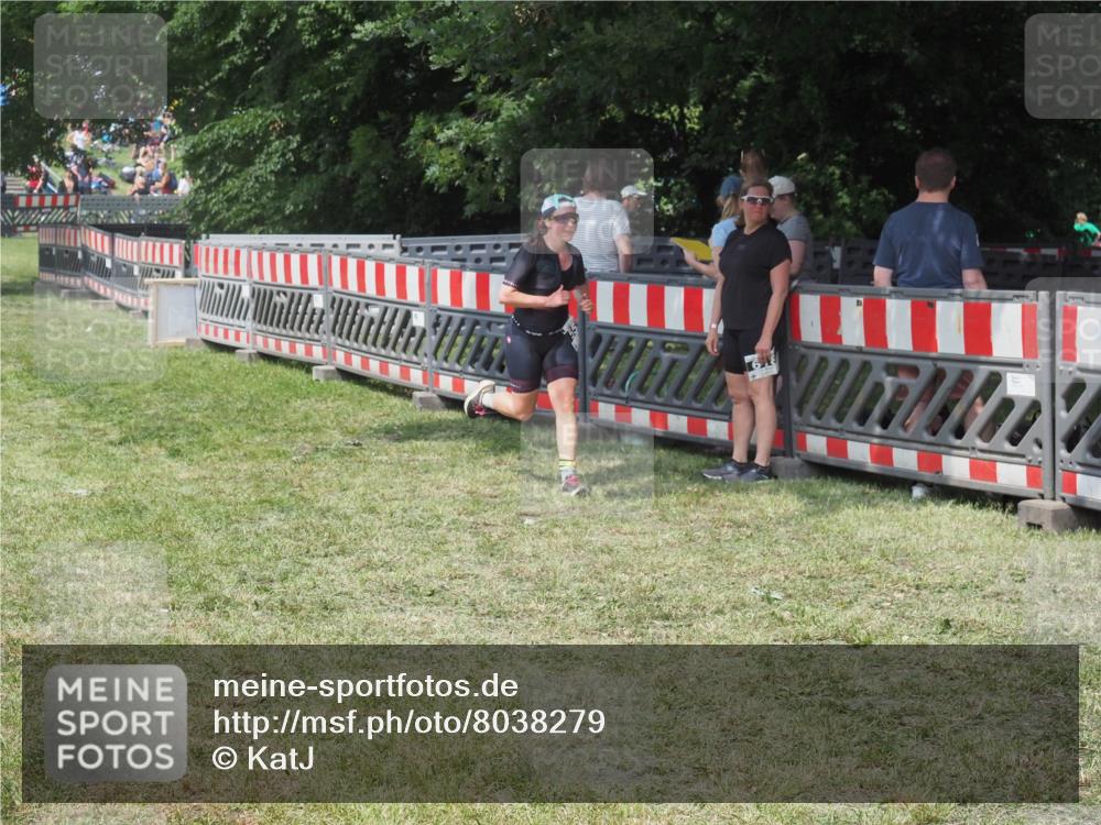 15.06.2025 - 27. Vierlanden-Triathlon KatJ http://msf.ph/oto/8038279 15.06.2025 11:32:13 Schwimmen  meine-sportfotos.de