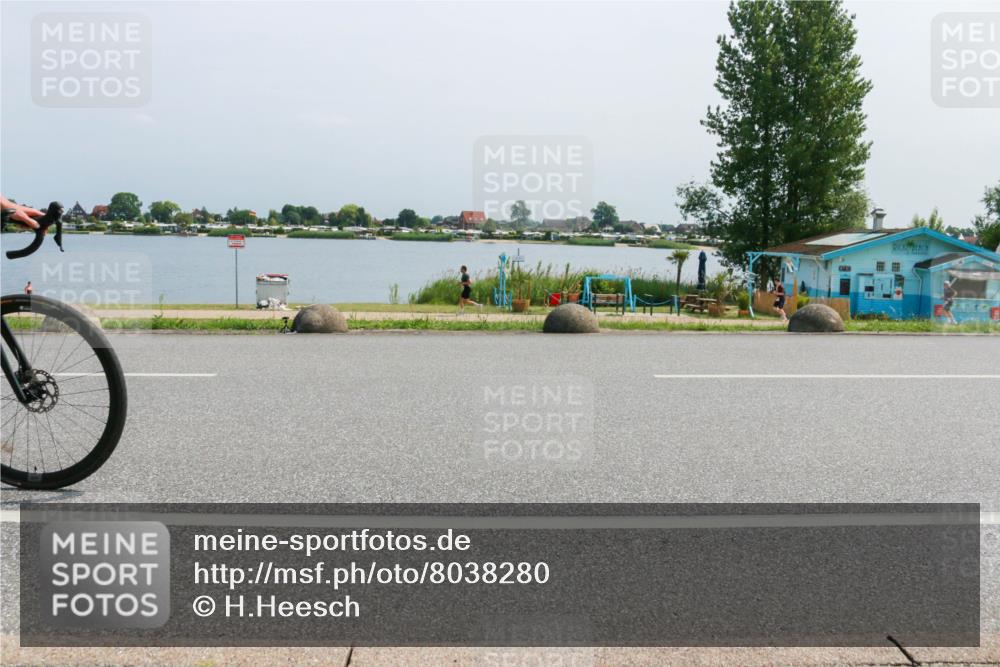 21.06.2025 - 27. Vierlanden-Triathlon H.Heesch http://msf.ph/oto/8038280 15.06.2025 11:48:48 Radfahren 214, 751, 817, 853, 857 meine-sportfotos.de