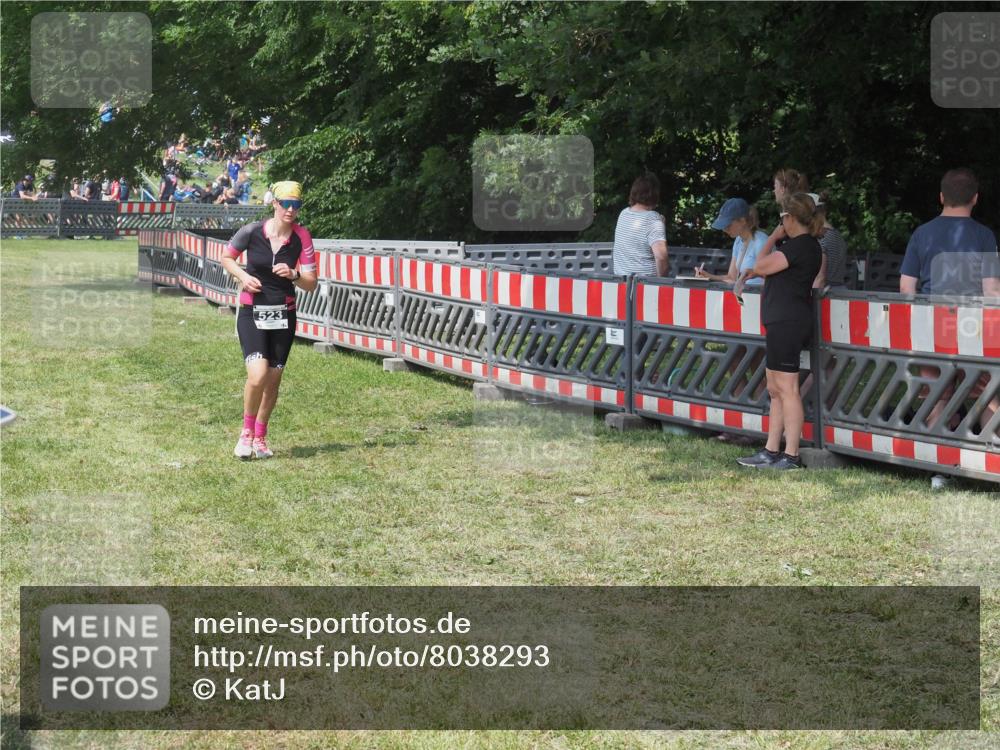 15.06.2025 - 27. Vierlanden-Triathlon KatJ http://msf.ph/oto/8038293 15.06.2025 11:32:21 Schwimmen  meine-sportfotos.de