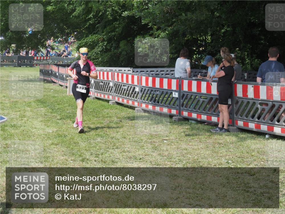 15.06.2025 - 27. Vierlanden-Triathlon KatJ http://msf.ph/oto/8038297 15.06.2025 11:32:21 Schwimmen  meine-sportfotos.de