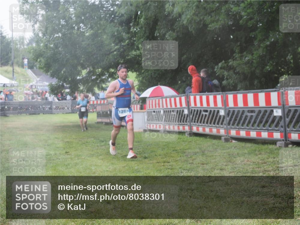 21.06.2025 - 27. Vierlanden-Triathlon KatJ http://msf.ph/oto/8038301 15.06.2025 14:20:30 Ziel 1225, 1242, 1285 meine-sportfotos.de