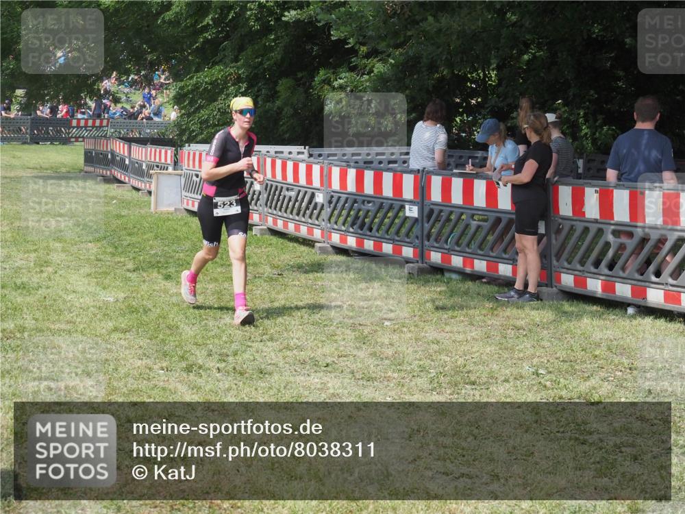 15.06.2025 - 27. Vierlanden-Triathlon KatJ http://msf.ph/oto/8038311 15.06.2025 11:32:21 Schwimmen  meine-sportfotos.de