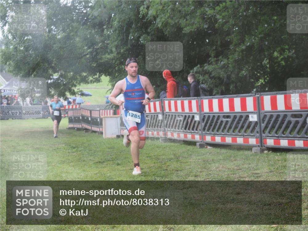 21.06.2025 - 27. Vierlanden-Triathlon KatJ http://msf.ph/oto/8038313 15.06.2025 14:20:30 Ziel 1225, 1242, 1285 meine-sportfotos.de