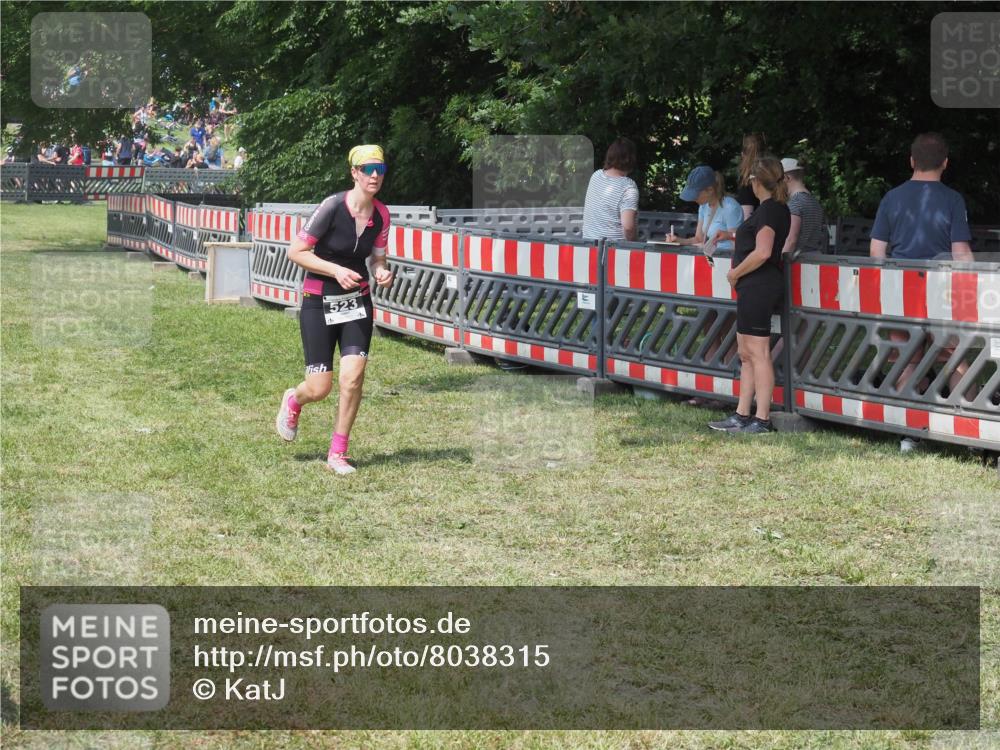 15.06.2025 - 27. Vierlanden-Triathlon KatJ http://msf.ph/oto/8038315 15.06.2025 11:32:21 Schwimmen  meine-sportfotos.de