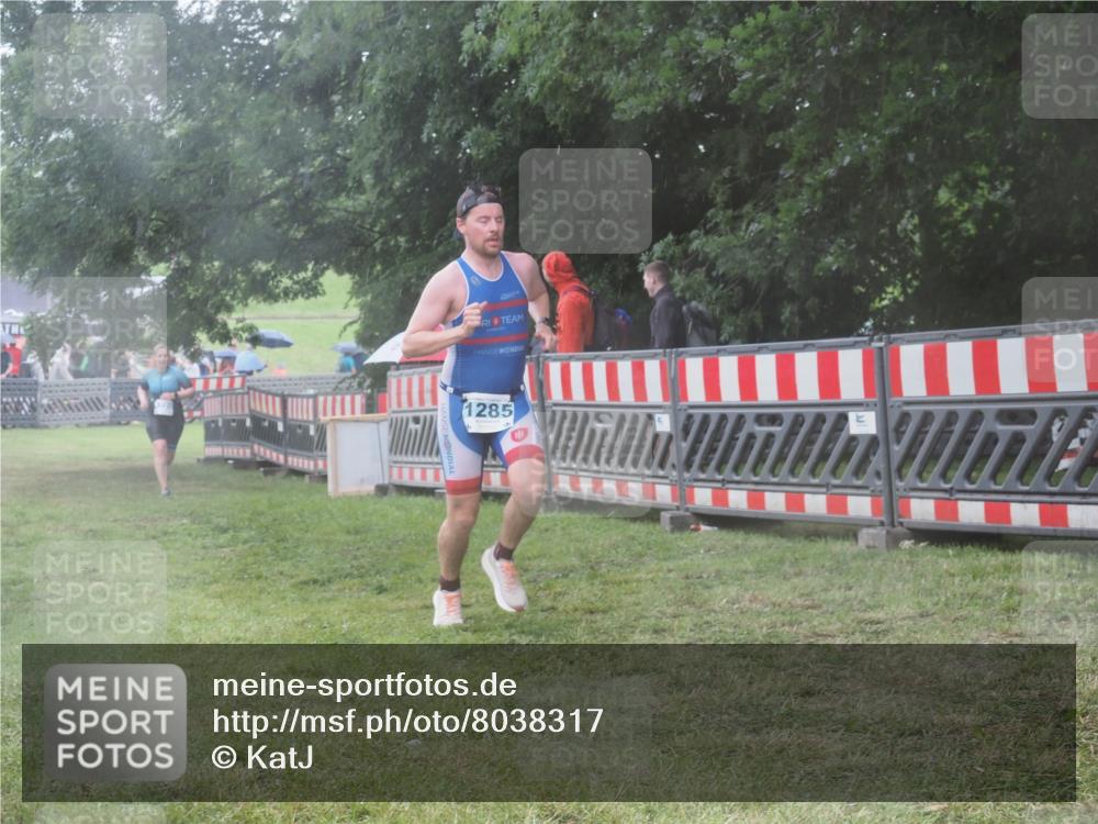21.06.2025 - 27. Vierlanden-Triathlon KatJ http://msf.ph/oto/8038317 15.06.2025 14:20:31 Ziel 1225, 1285 meine-sportfotos.de