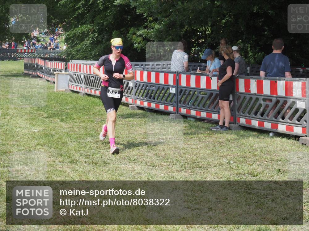 15.06.2025 - 27. Vierlanden-Triathlon KatJ http://msf.ph/oto/8038322 15.06.2025 11:32:21 Schwimmen  meine-sportfotos.de