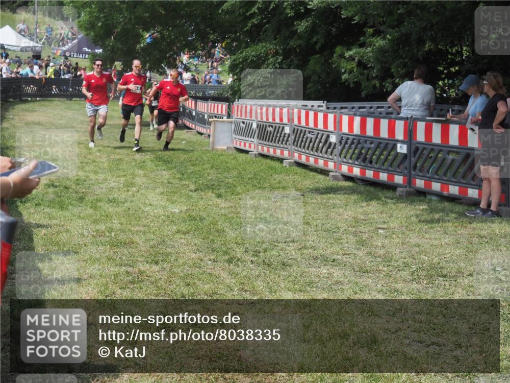 15.06.2025 - 27. Vierlanden-Triathlon KatJ http://msf.ph/oto/8038335 15.06.2025 11:32:35 Schwimmen  meine-sportfotos.de