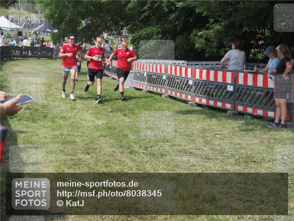 15.06.2025 - 27. Vierlanden-Triathlon KatJ http://msf.ph/oto/8038345 15.06.2025 11:32:36 Schwimmen  meine-sportfotos.de