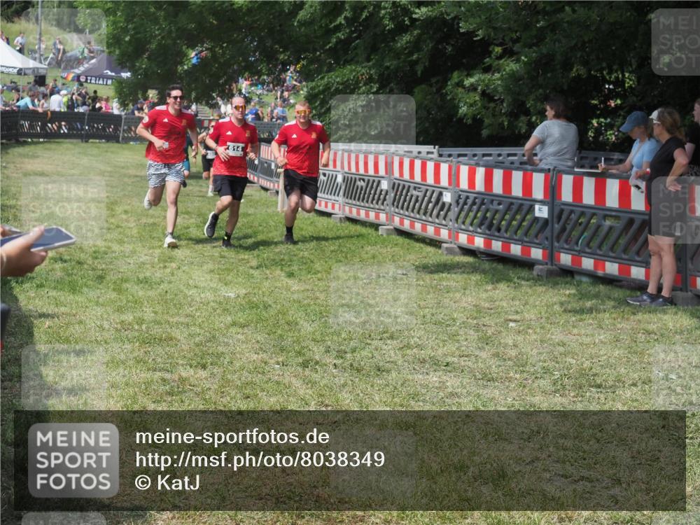 15.06.2025 - 27. Vierlanden-Triathlon KatJ http://msf.ph/oto/8038349 15.06.2025 11:32:36 Schwimmen  meine-sportfotos.de
