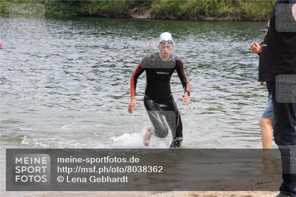 21.06.2025 - 27. Vierlanden-Triathlon Lena Gebhardt http://msf.ph/oto/8038362 15.06.2025 12:11:01 Schwimmen 1044, 1045, 1046, 1047, 1048 meine-sportfotos.de