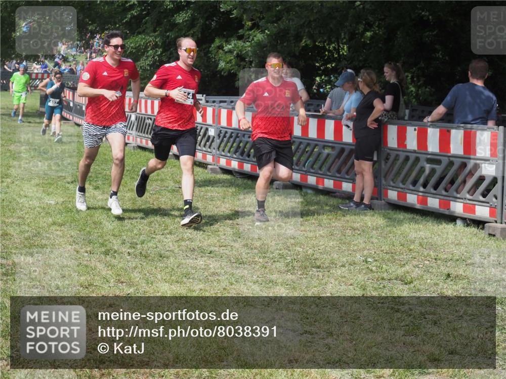 15.06.2025 - 27. Vierlanden-Triathlon KatJ http://msf.ph/oto/8038391 15.06.2025 11:32:38 Schwimmen  meine-sportfotos.de