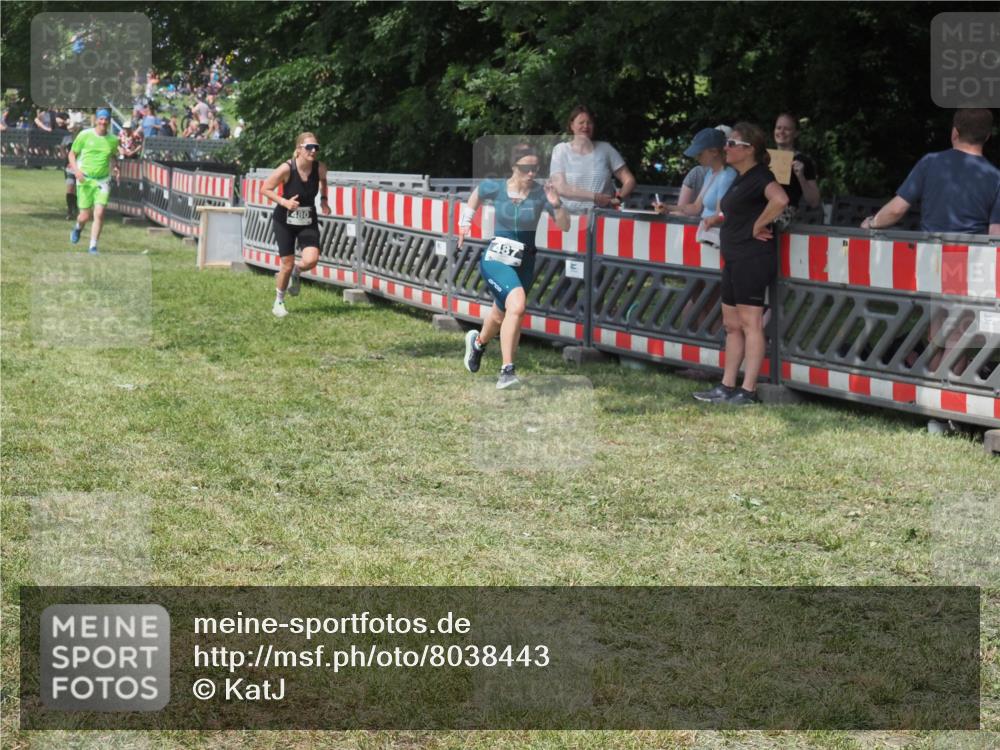 15.06.2025 - 27. Vierlanden-Triathlon KatJ http://msf.ph/oto/8038443 15.06.2025 11:32:39 Schwimmen  meine-sportfotos.de