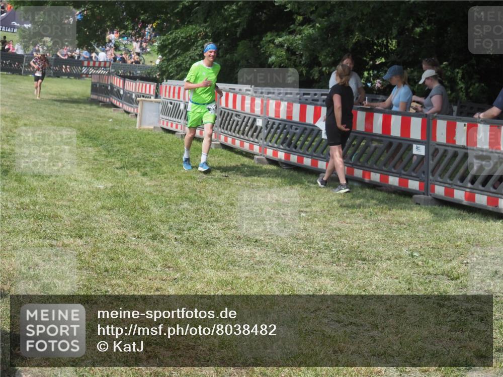 15.06.2025 - 27. Vierlanden-Triathlon KatJ http://msf.ph/oto/8038482 15.06.2025 11:32:43 Schwimmen  meine-sportfotos.de
