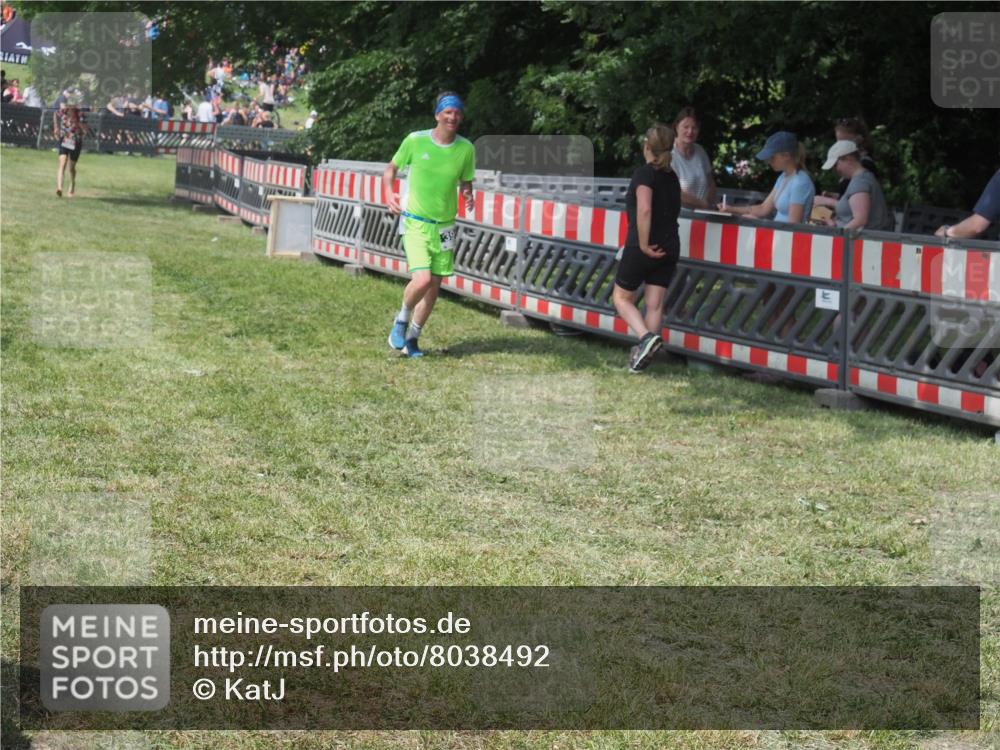 15.06.2025 - 27. Vierlanden-Triathlon KatJ http://msf.ph/oto/8038492 15.06.2025 11:32:43 Schwimmen  meine-sportfotos.de