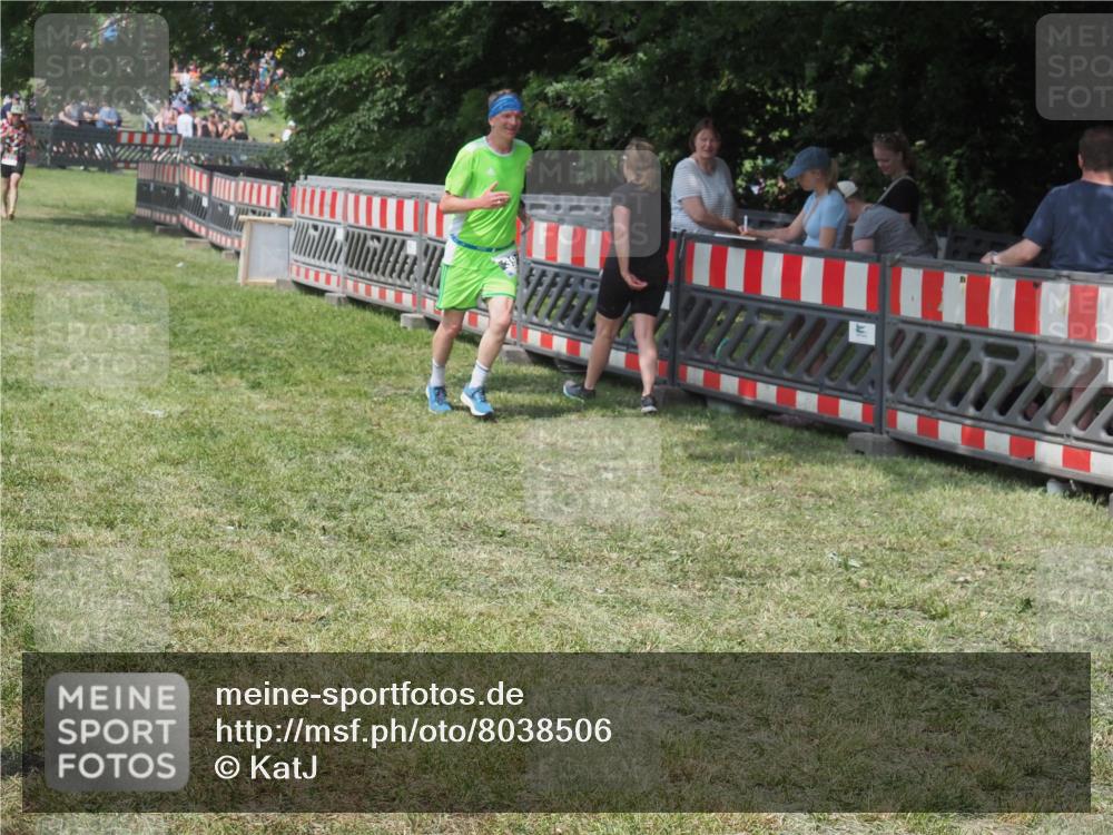 15.06.2025 - 27. Vierlanden-Triathlon KatJ http://msf.ph/oto/8038506 15.06.2025 11:32:43 Schwimmen  meine-sportfotos.de