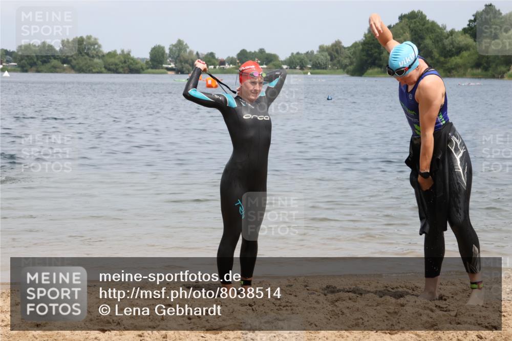 21.06.2025 - 27. Vierlanden-Triathlon Lena Gebhardt http://msf.ph/oto/8038514 15.06.2025 12:27:02 Schwimmen 1059 meine-sportfotos.de