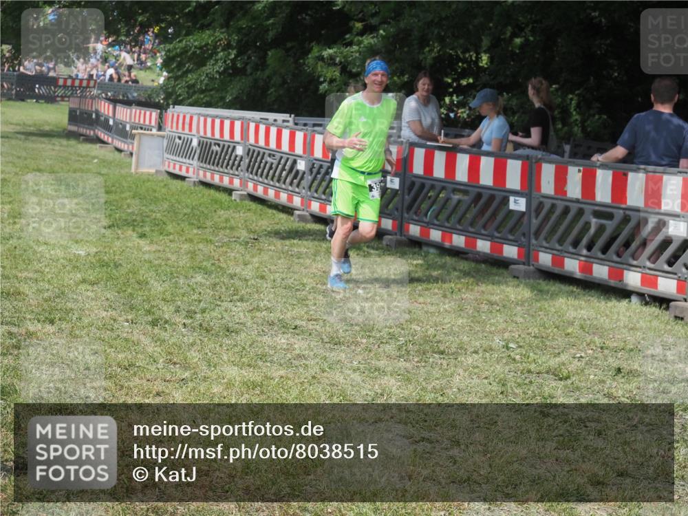 15.06.2025 - 27. Vierlanden-Triathlon KatJ http://msf.ph/oto/8038515 15.06.2025 11:32:44 Schwimmen  meine-sportfotos.de